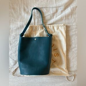 Lindquist Object Small Hilma